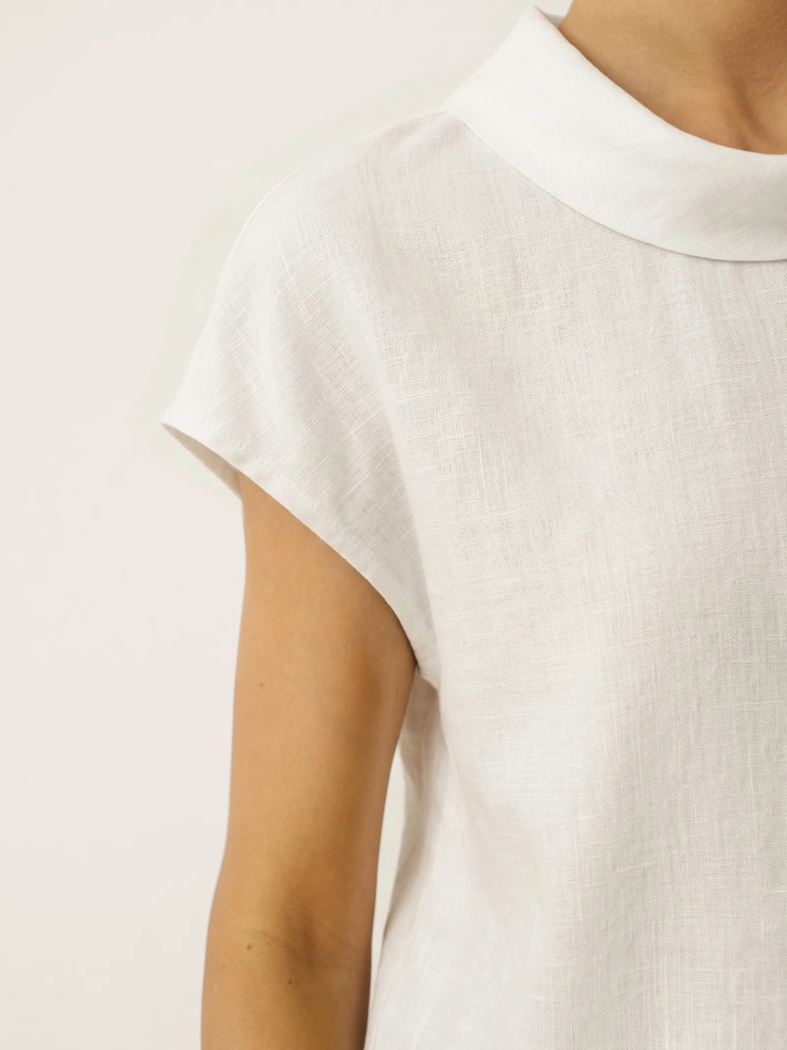 100% Linen Cap Sleeve Soft-Fold Collar Top YVONNE - Image 26