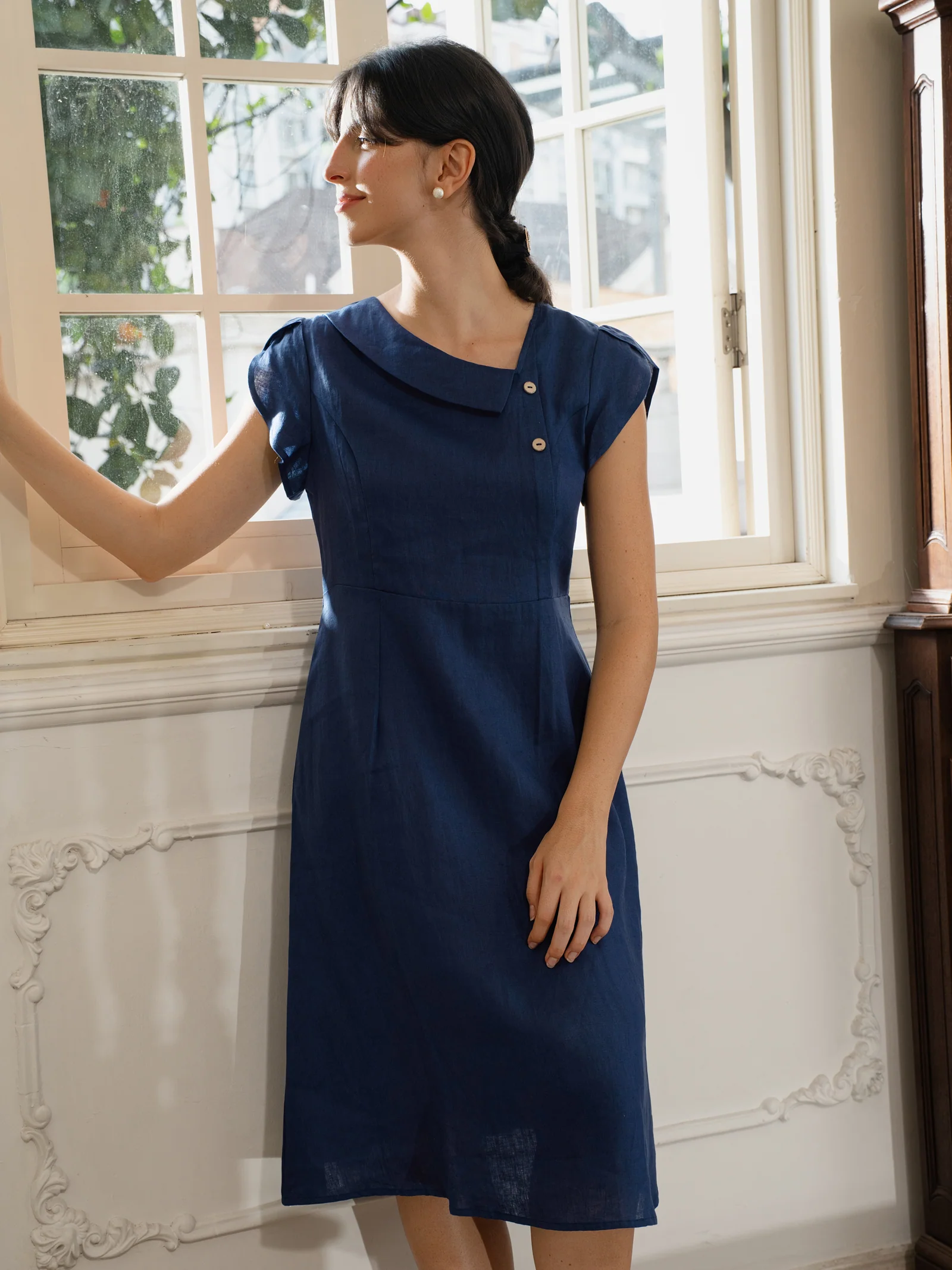 100% Linen Crescent Collar Flutter Sleeve Midi Dress FIONA - Image 3