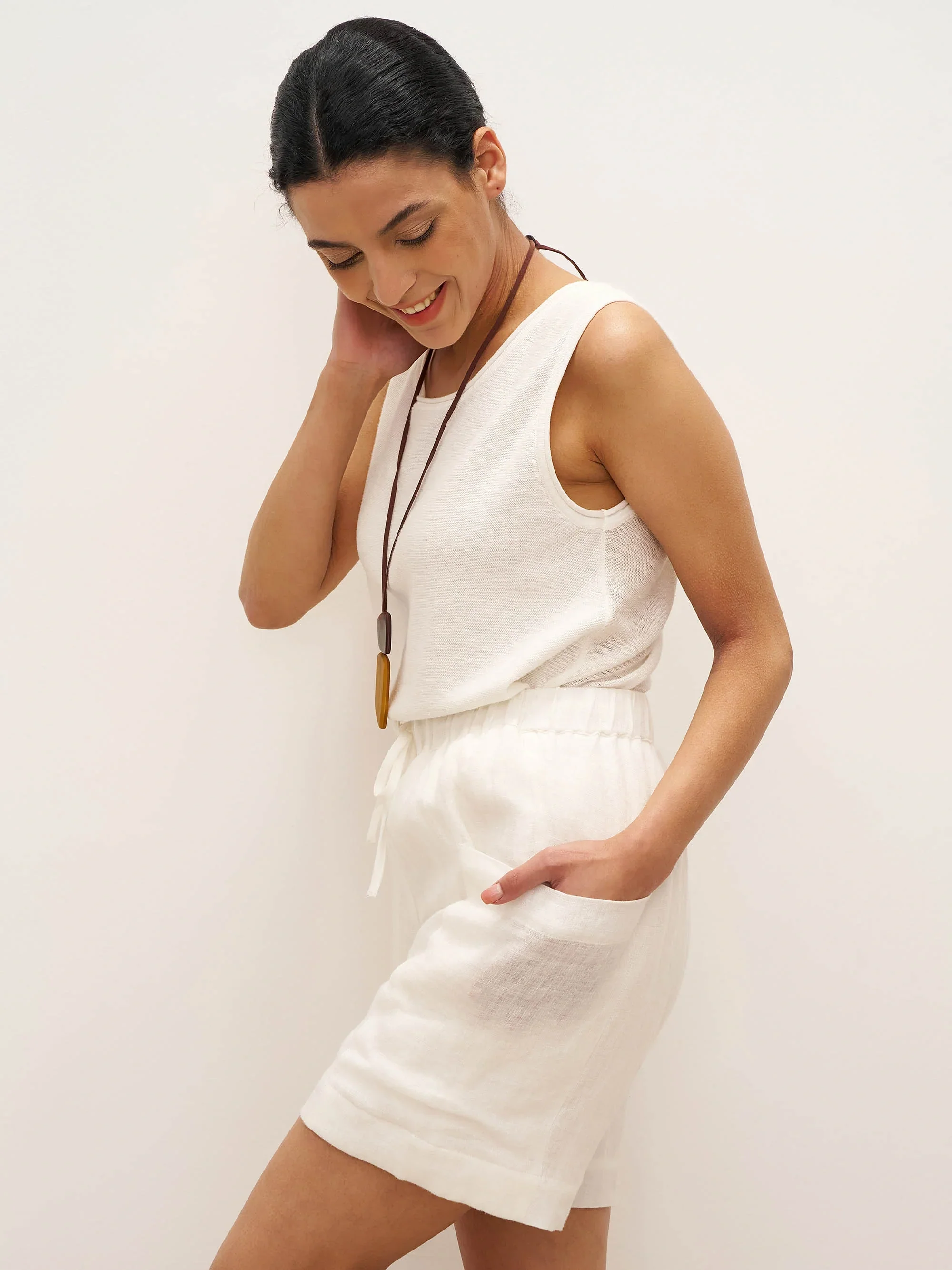 100% Linen Elastic Waist Drawstring Shorts with Pockets DELILAH - Image 3