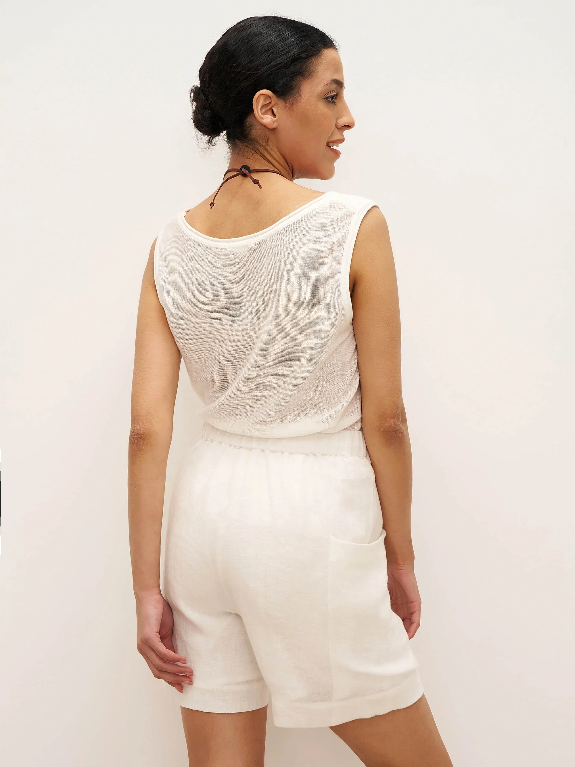 100% Linen Elastic Waist Drawstring Shorts with Pockets DELILAH - Image 4