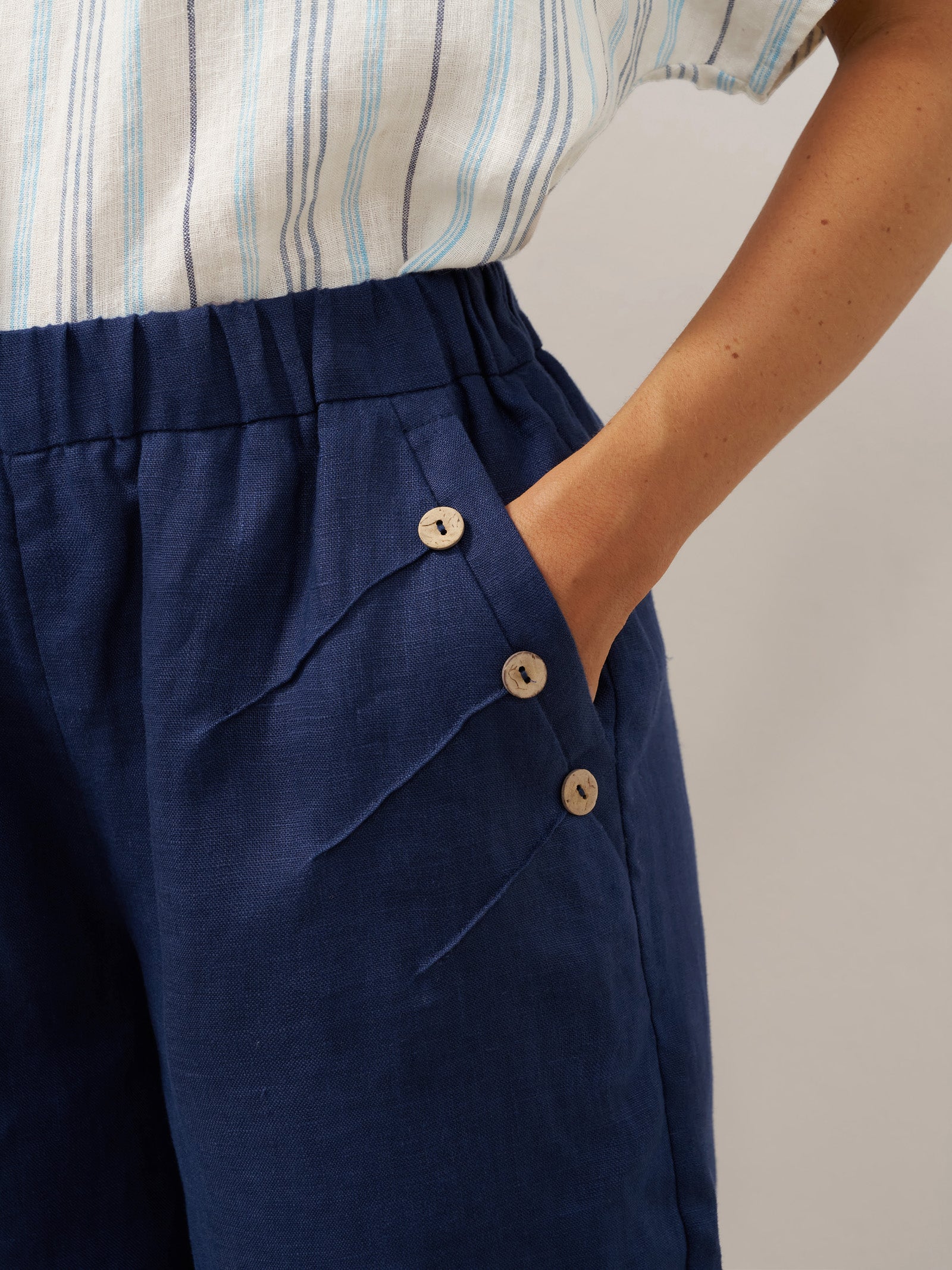 100% Linen Elastic Waistband Capri Pants ANNA - Image 9