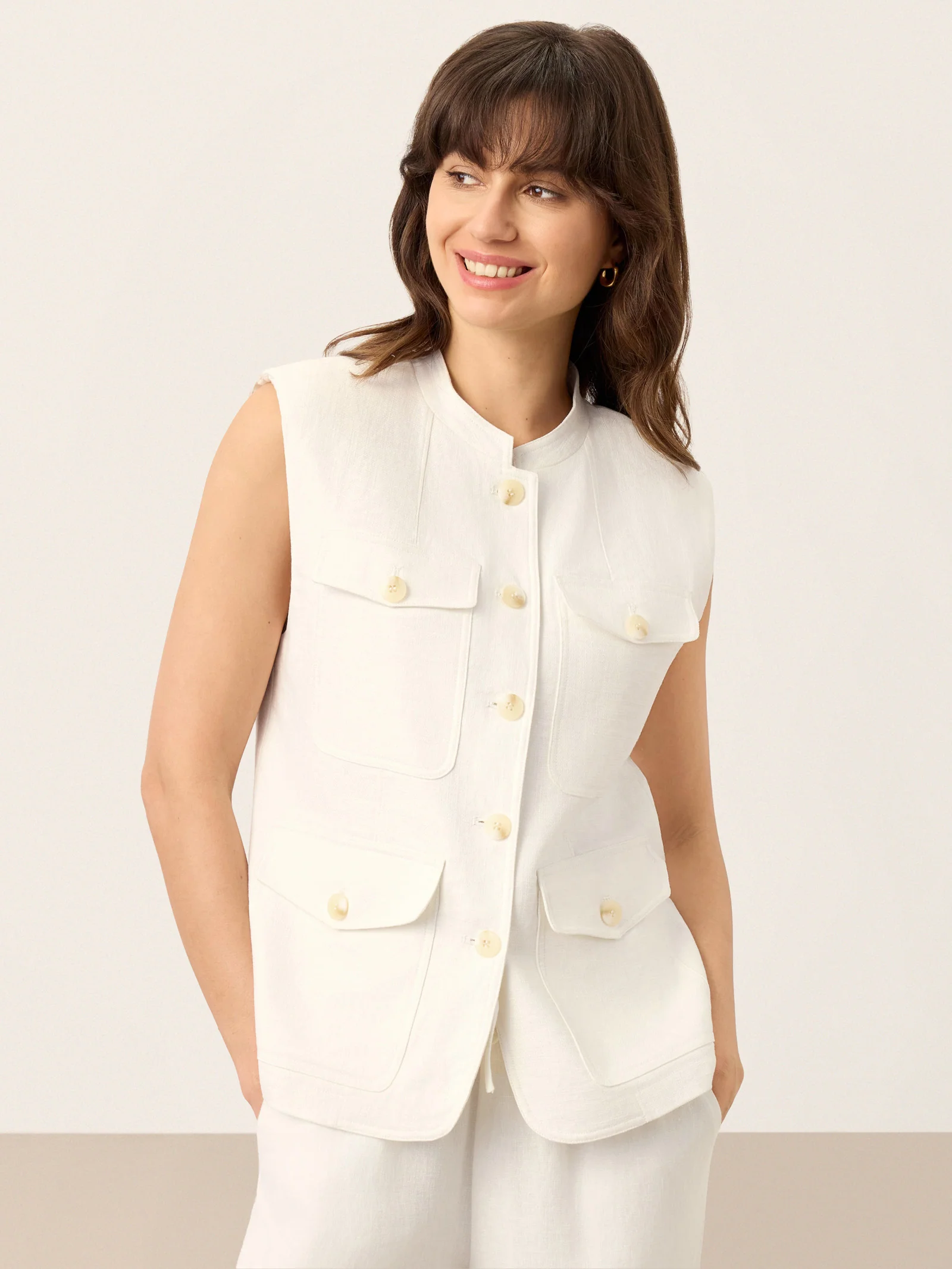 100% Linen Four-Pocket Tailored Sleeveless Vest COSIMA - Image 5