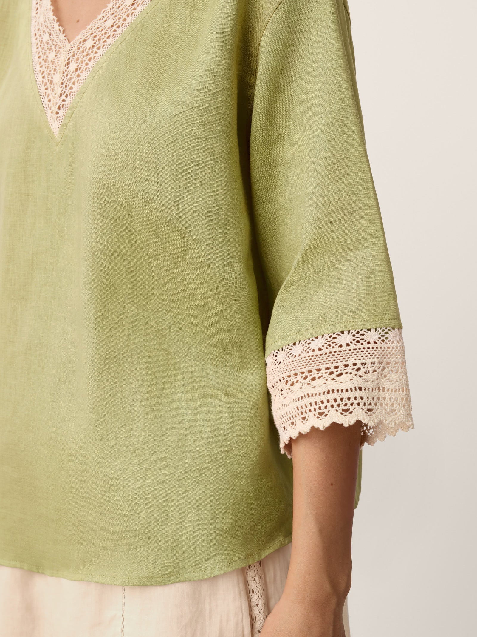 100% Linen Lace-Trim V-Neck Top KEELY - Image 15