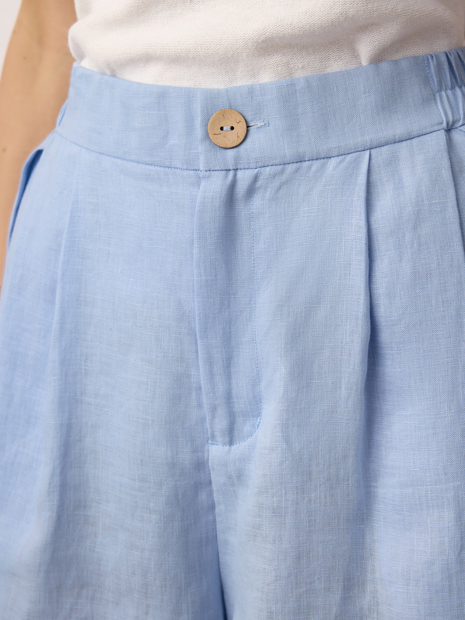 100% Linen Pleated Cuffed Shorts IRISSA - Image 4