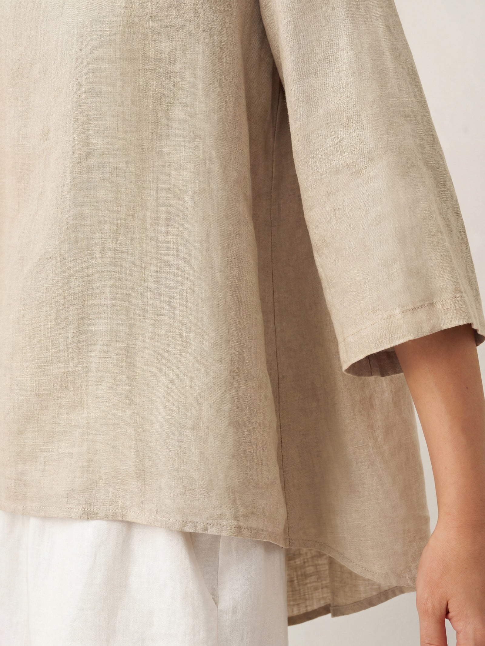 100% Linen Round Neck Asymmetrical Hem Top BRIANNA - Image 25
