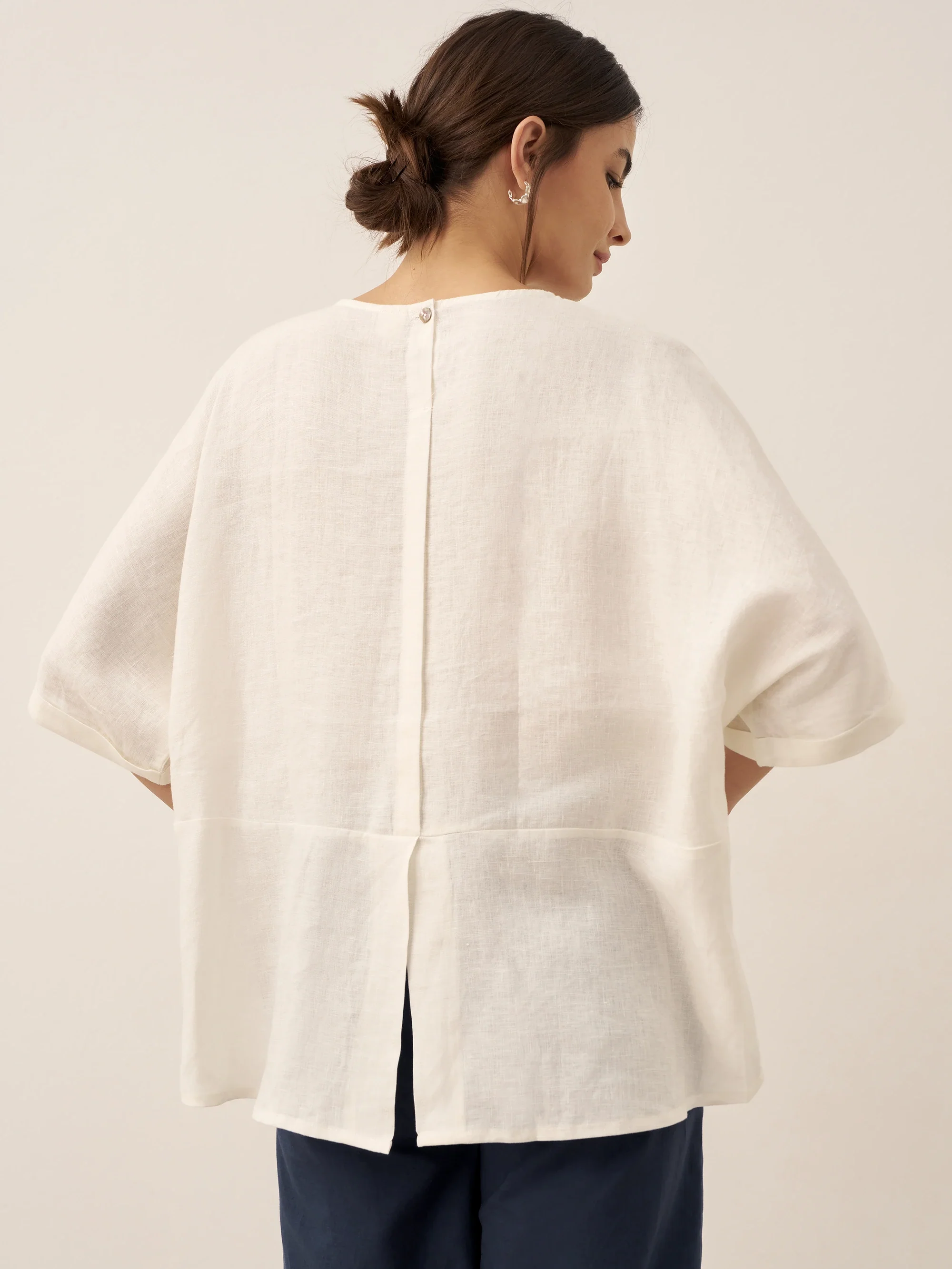 100% Linen Round Neck Mid-Sleeve Top ROBYN - Image 3