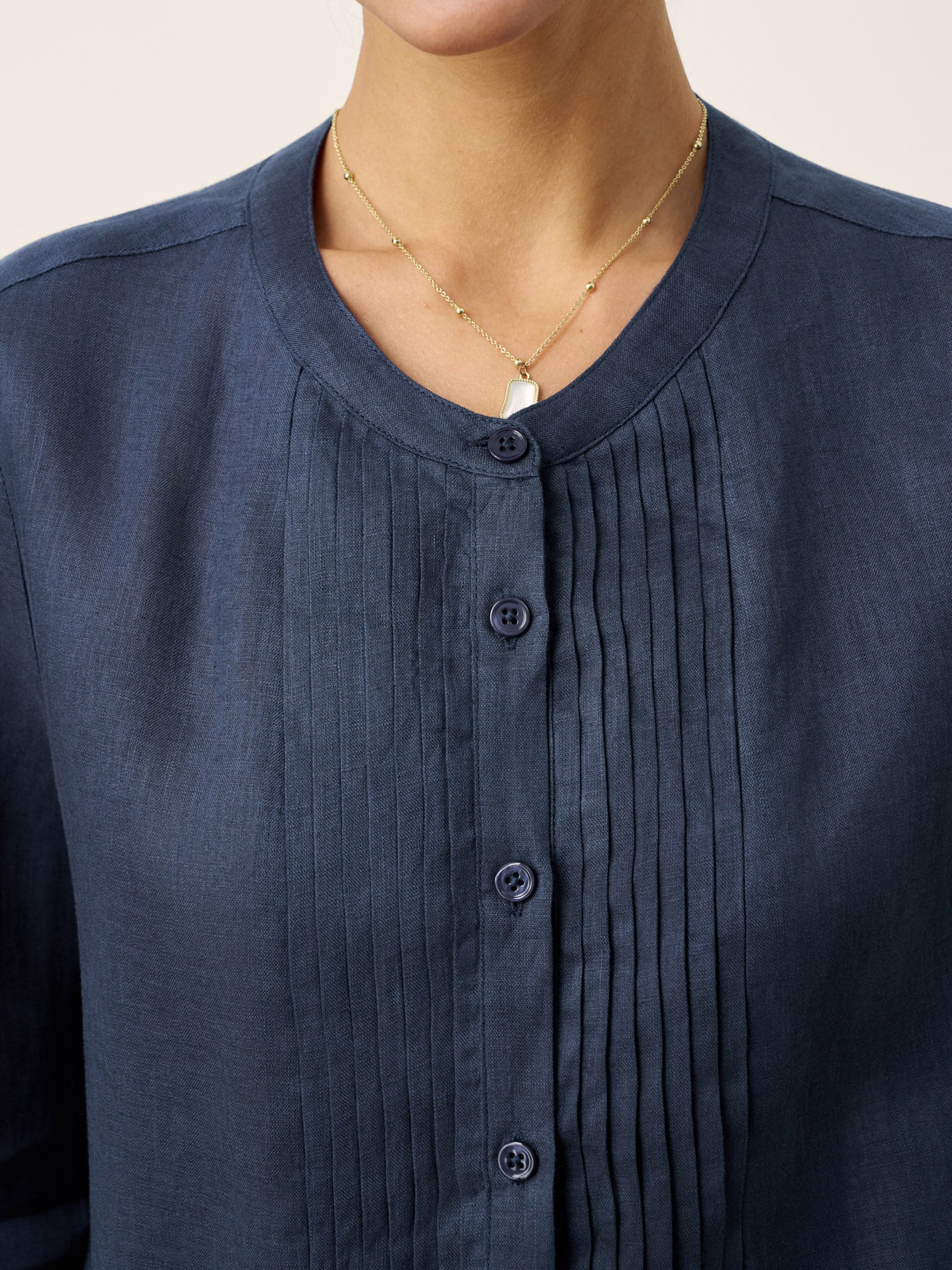 100% Linen Sculpted Accordion Pleat Crew Neck Shirt RANA - Image 5