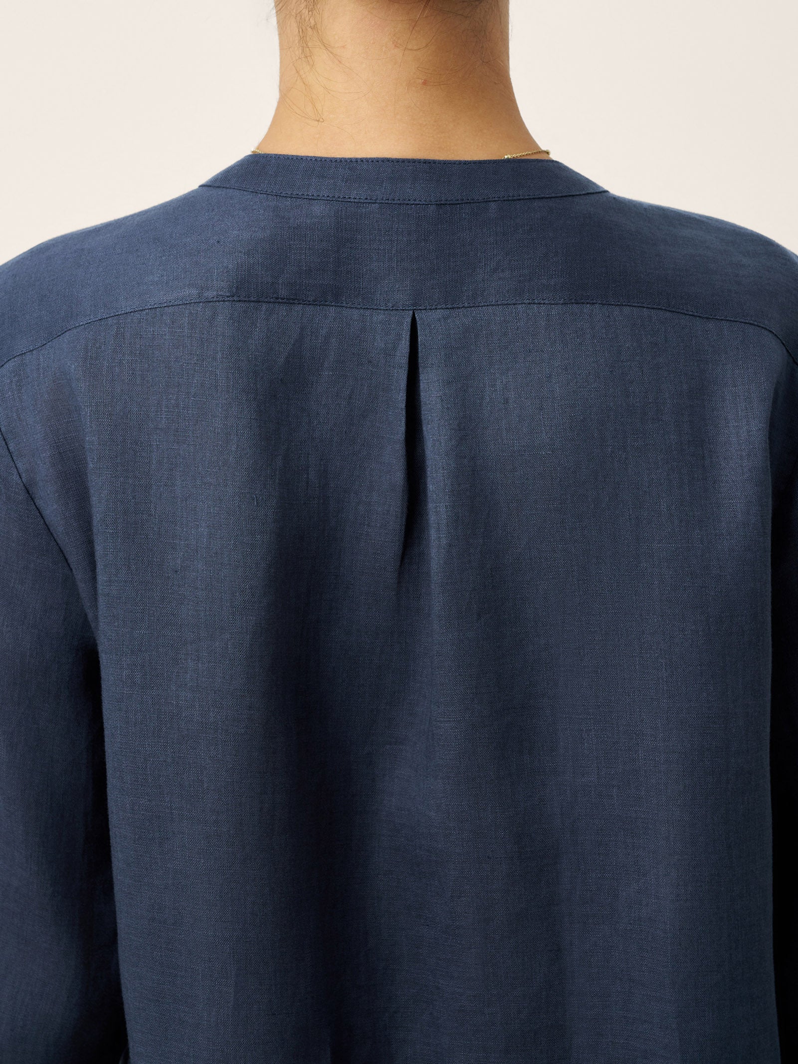100% Linen Sculpted Accordion Pleat Crew Neck Shirt RANA - Image 7