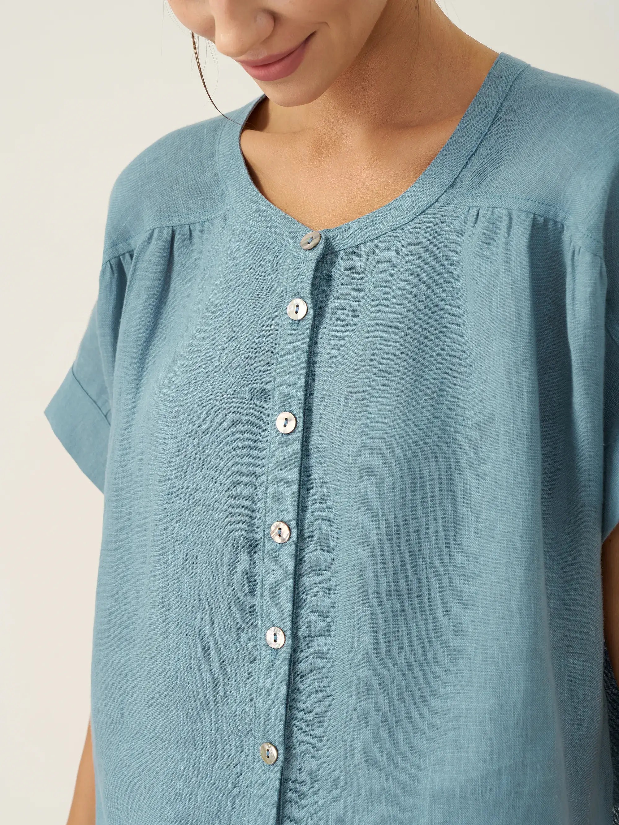 100% Linen Short Sleeve Crew Neck Shirt FINA - Image 6