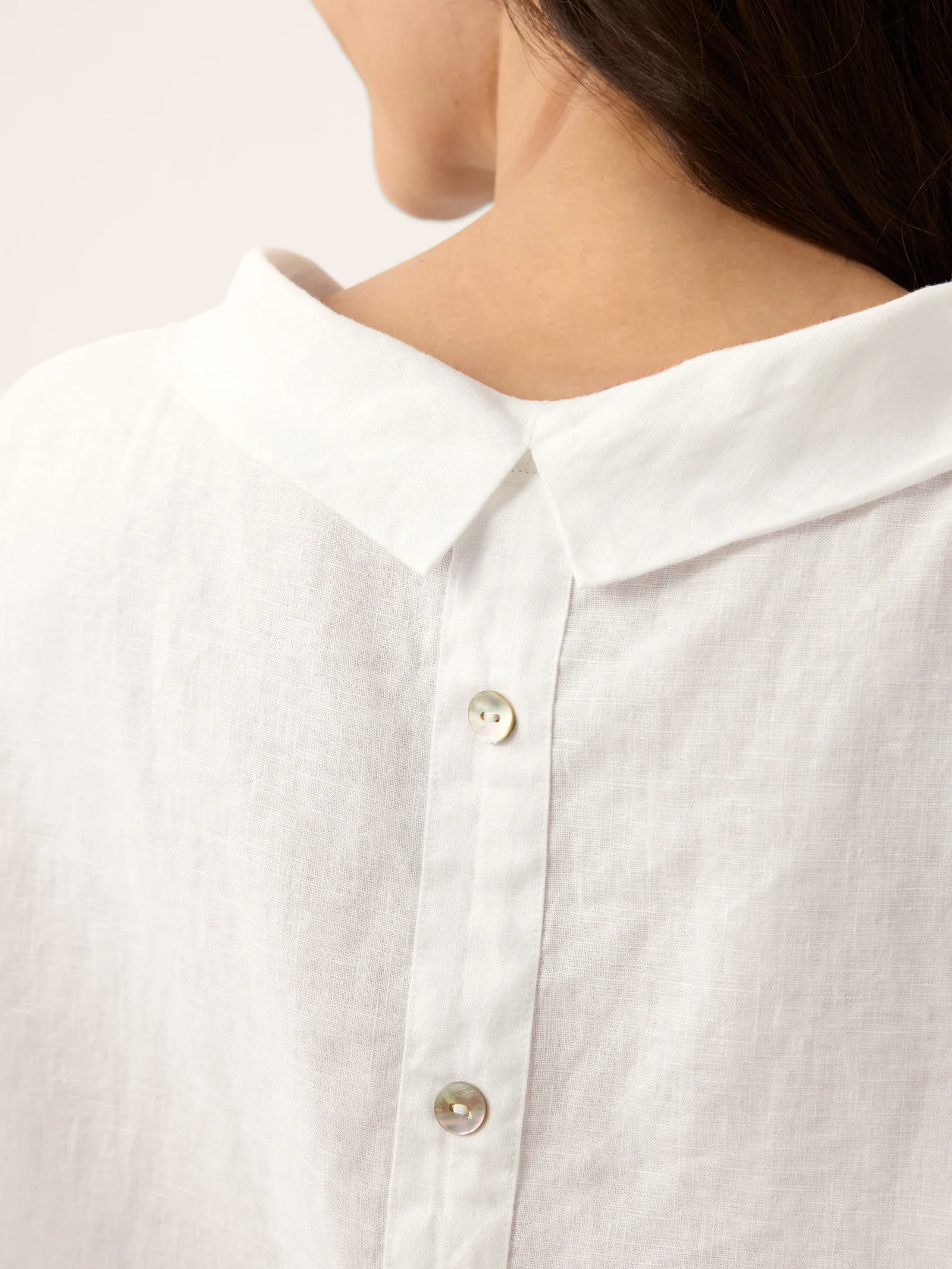 100% Linen Soft-Fold Collar Shell Button Top SABINE - Image 6