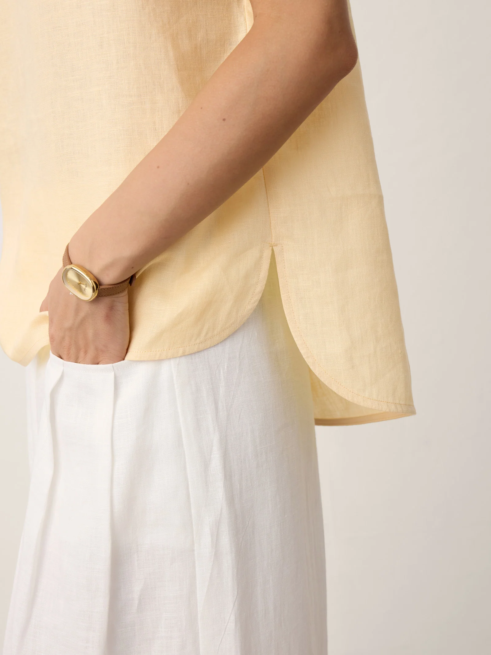 100% Linen Stand-Collar Curved-Hem Top CRESSA - Image 6