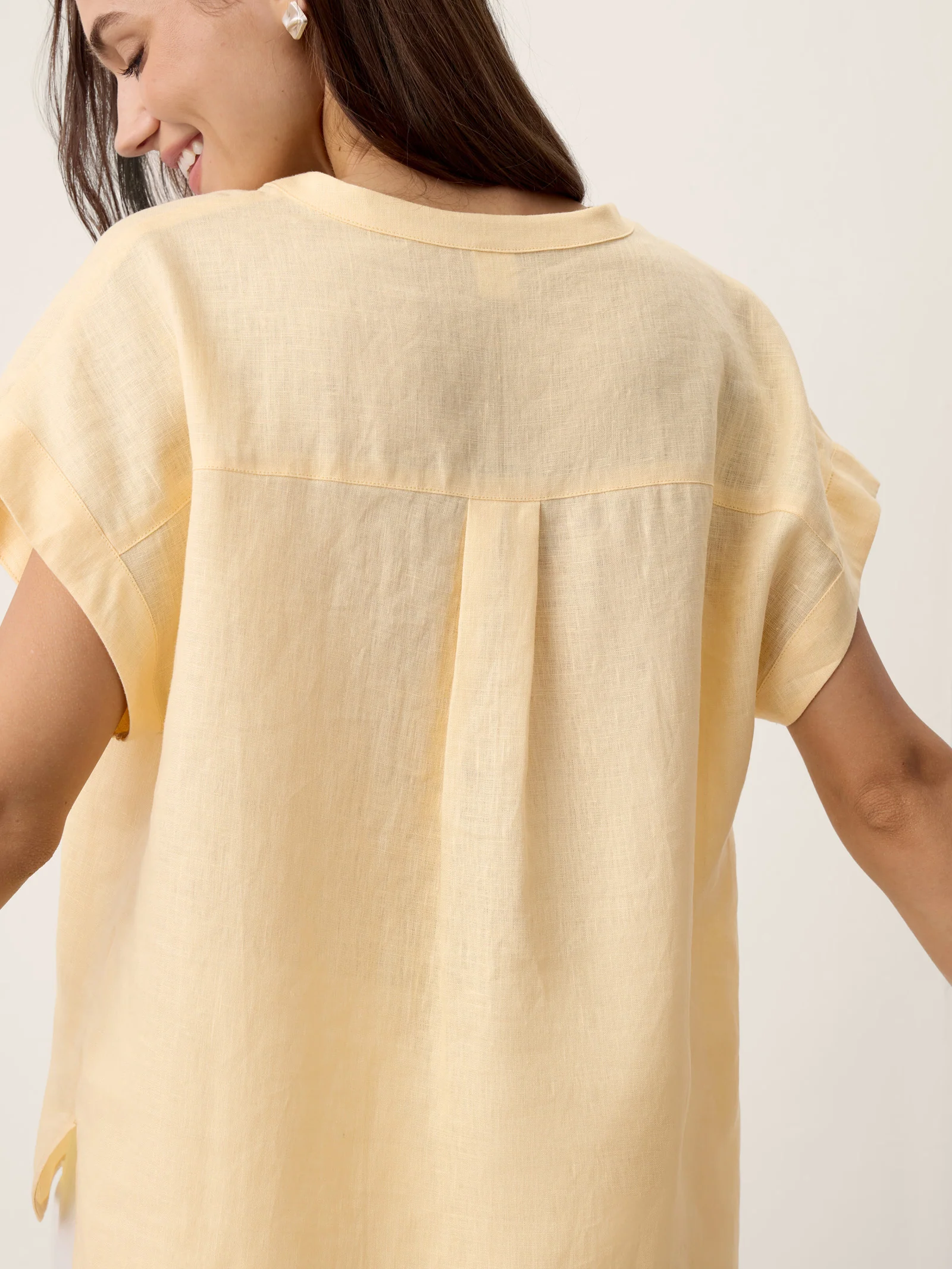 100% Linen Stand-Collar Curved-Hem Top CRESSA - Image 7