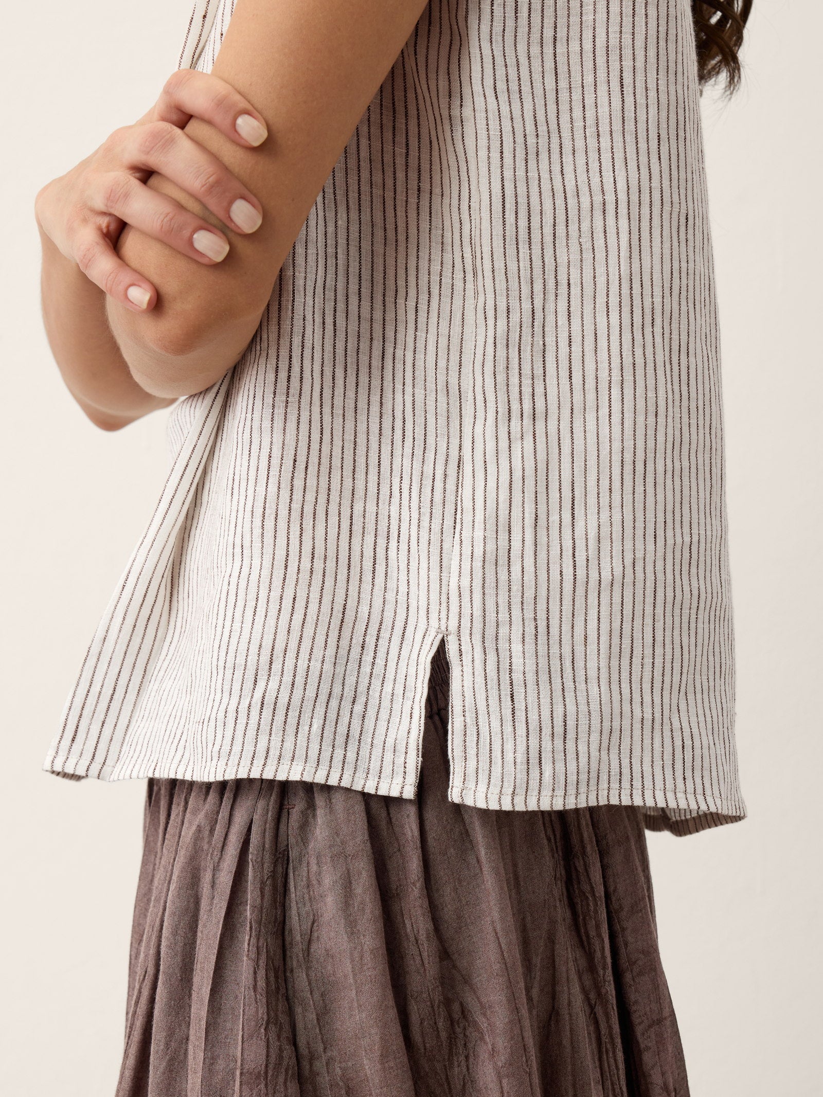 100% Linen Striped Diagonal Pleat Mock Neck Top ESTHER - Image 7