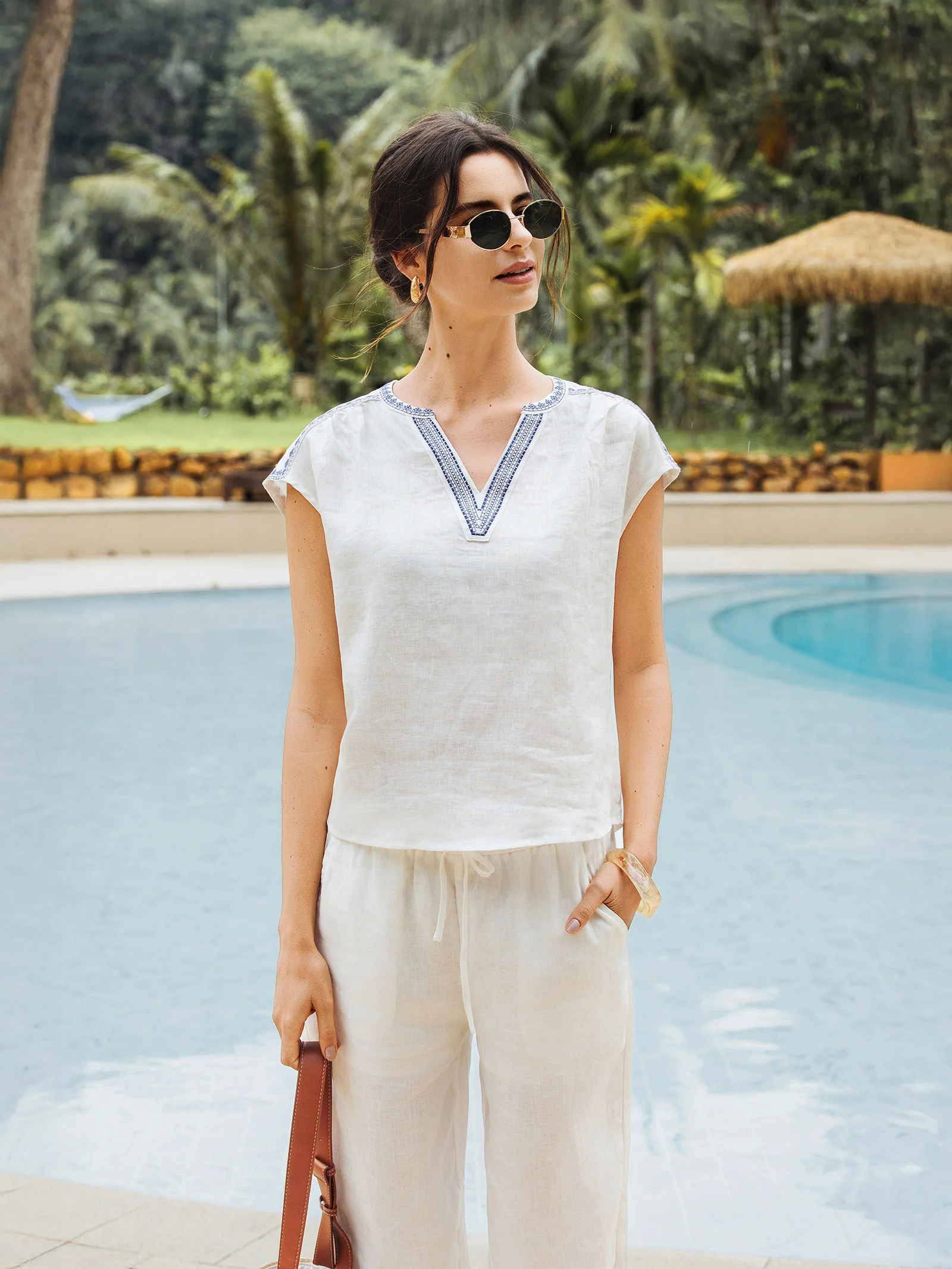 100% Linen V-Neck Embroidered Crop Top FENE - Image 2