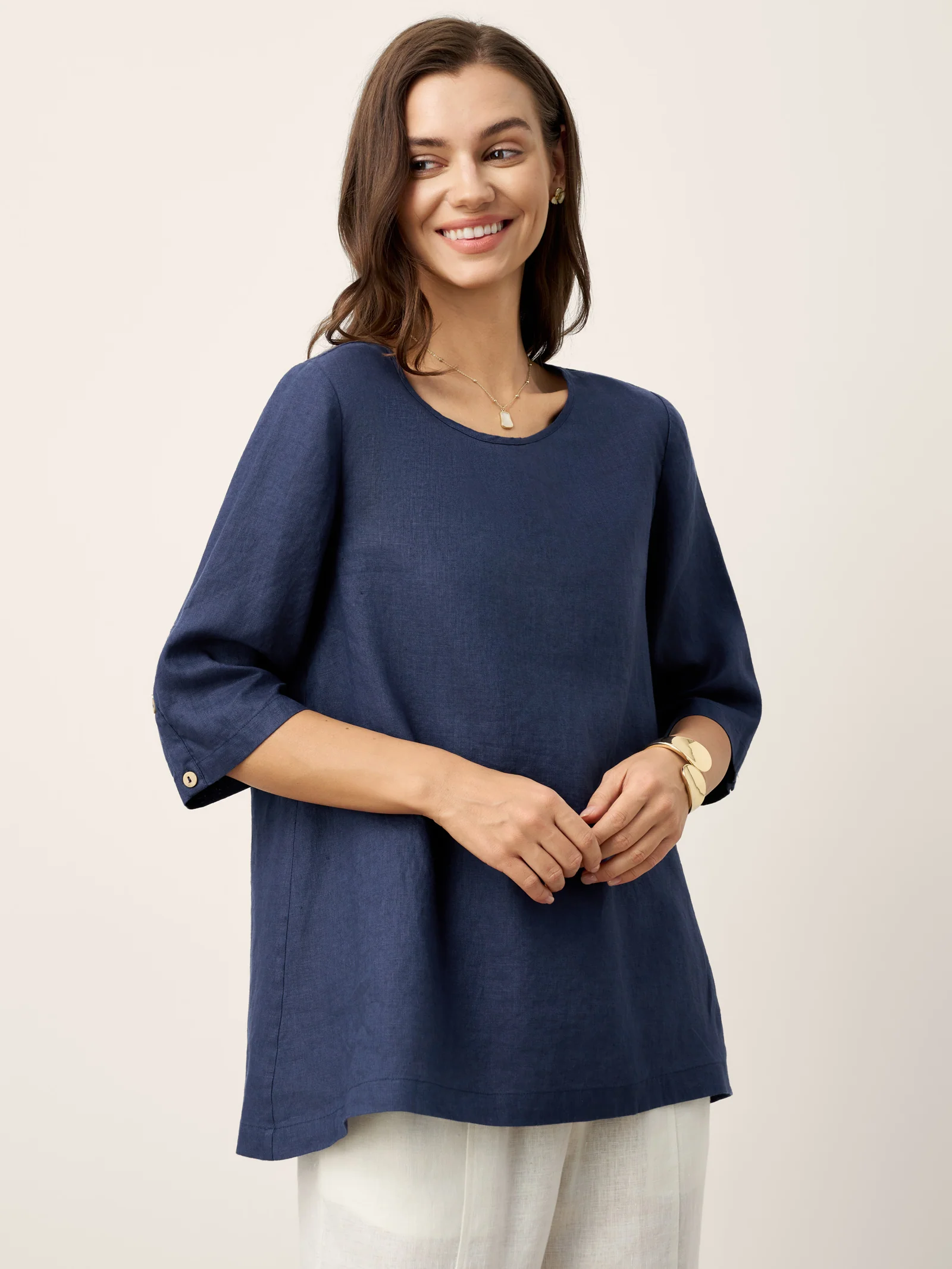 100% Linen Relaxed Back Button Top with Tab Sleeves SYLVANA - Image 5