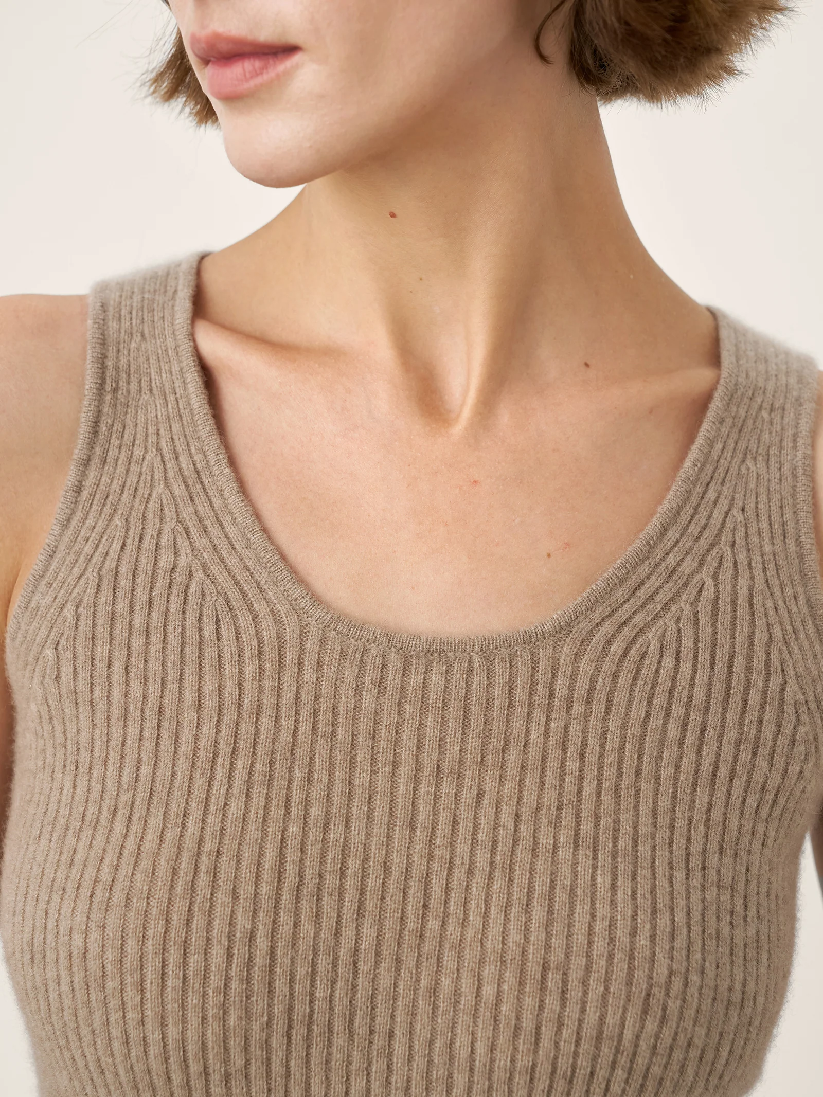 100% Mongolian Cashmere Versatile Crew Neck Tank Top VIVIANA - Image 13