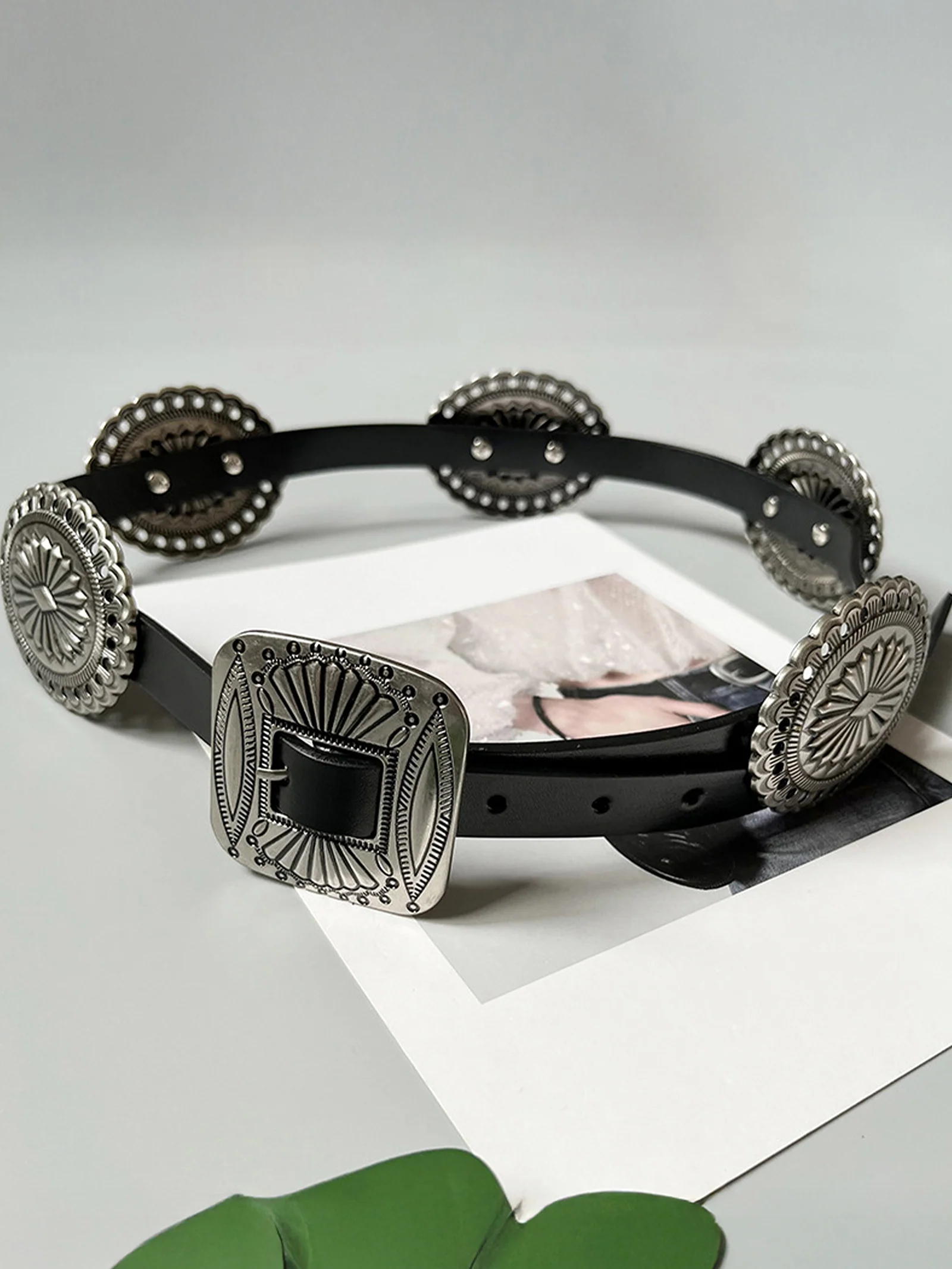 Artisanal Carved Metal Ring Buckle Belt - Image 2
