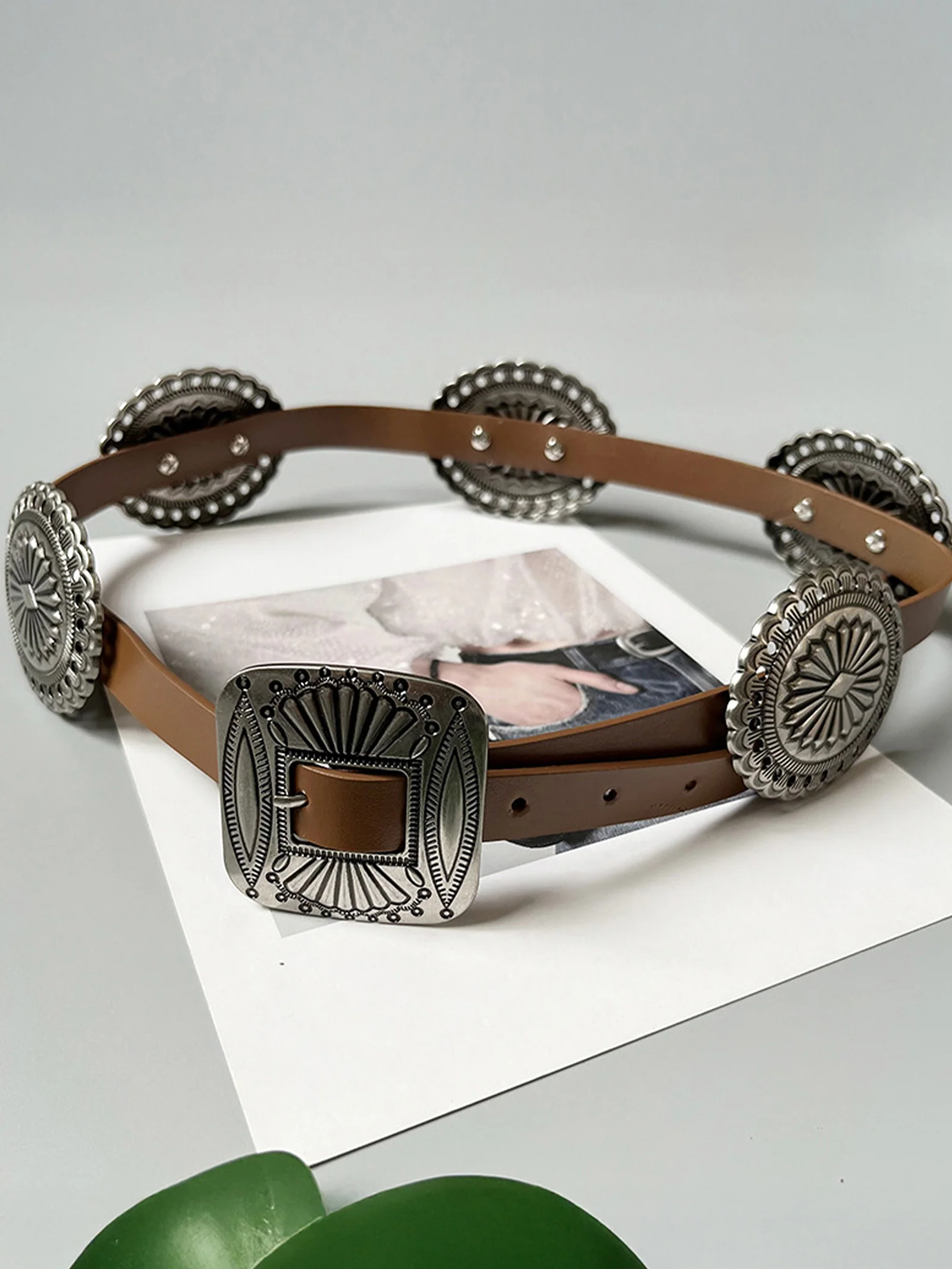 Artisanal Carved Metal Ring Buckle Belt - Image 5