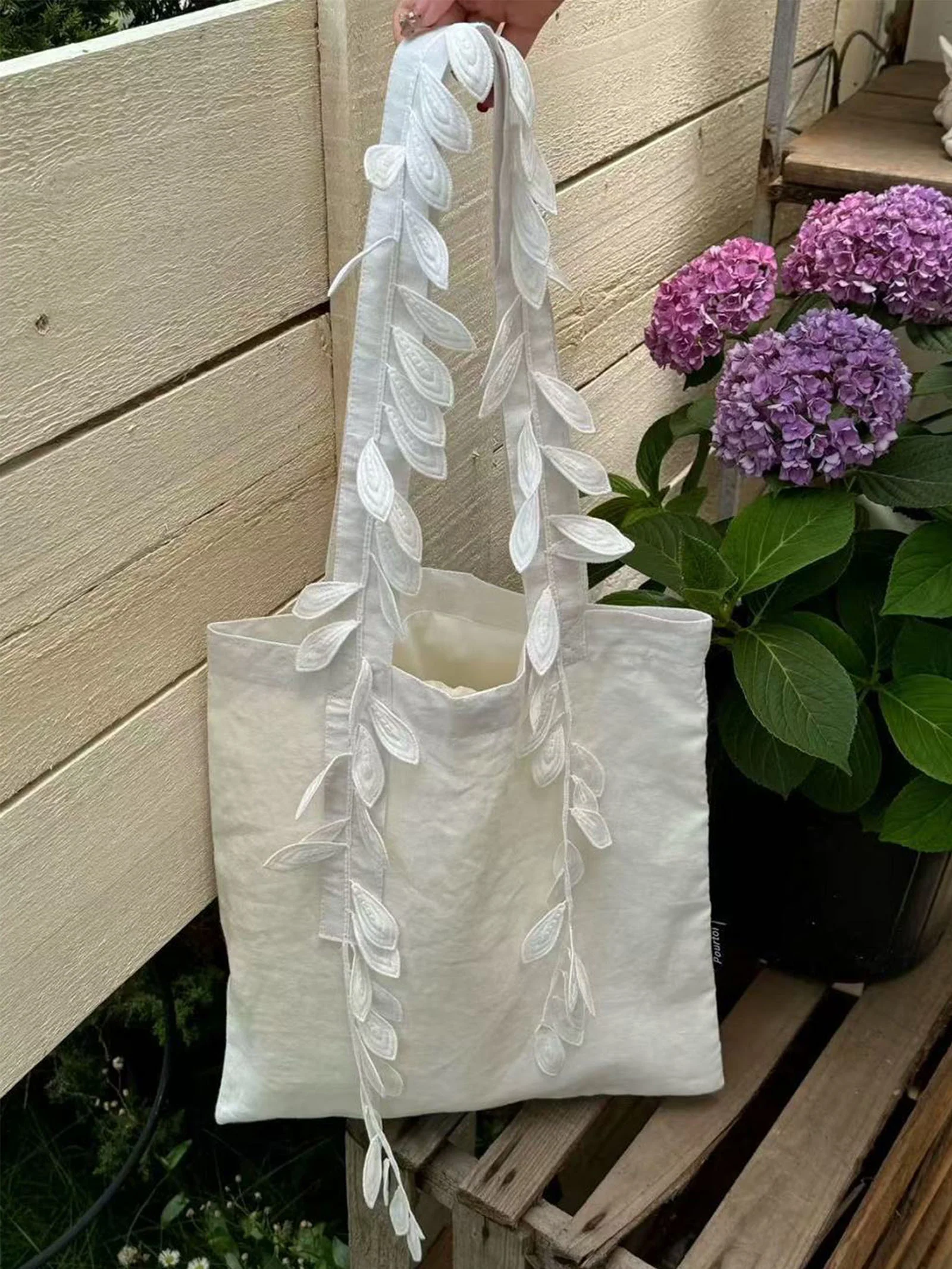 Cotton-Linen Embroidered Fringed Tote Bag - Image 2
