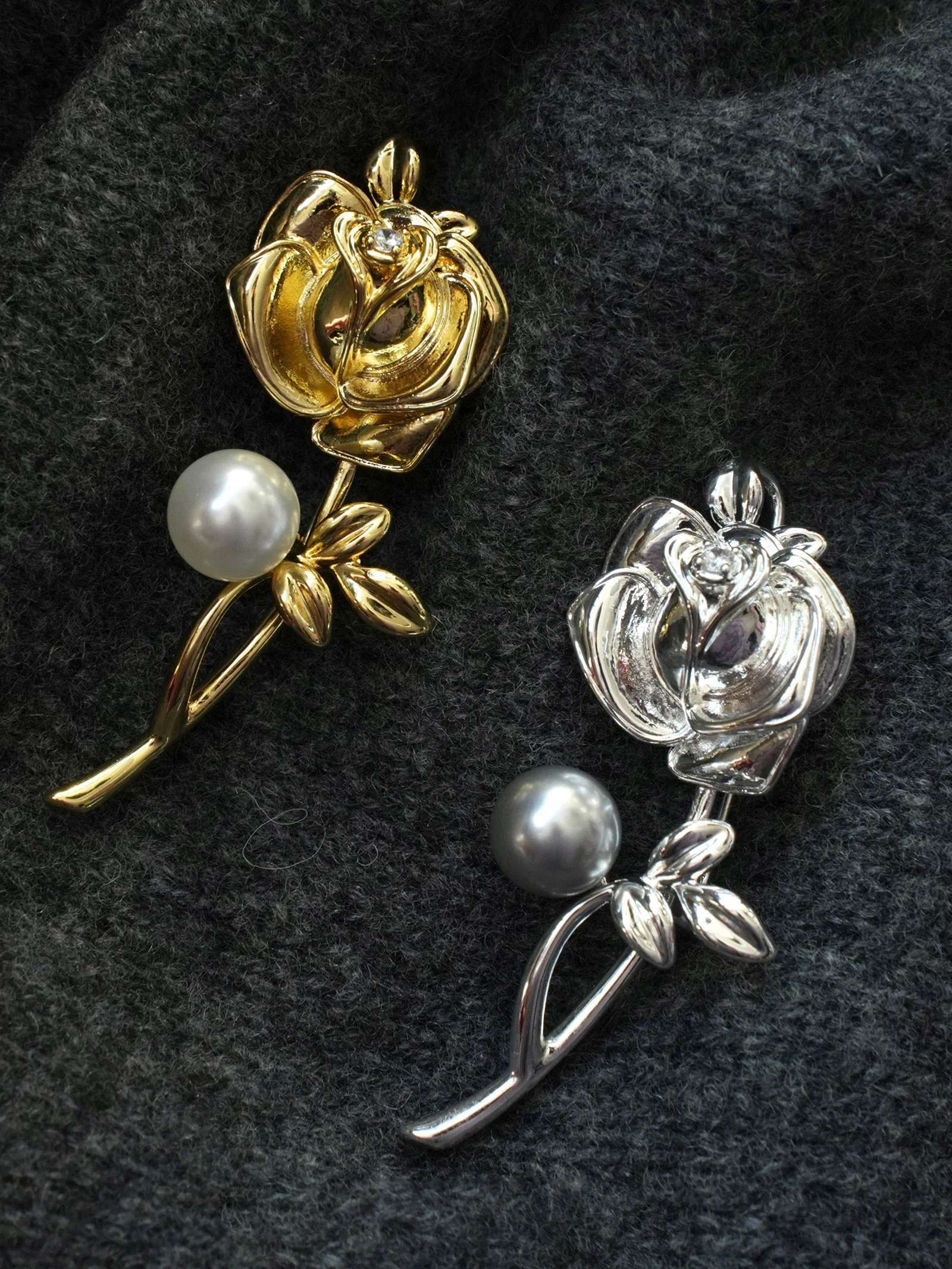 Freshwater Pearl & Alloy Rose Carved Brooch - Image 7