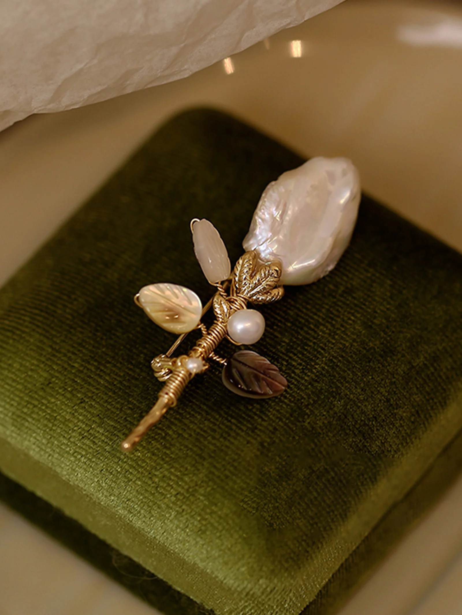 Freshwater Pearl Tulip Leaf Brooch - Image 3