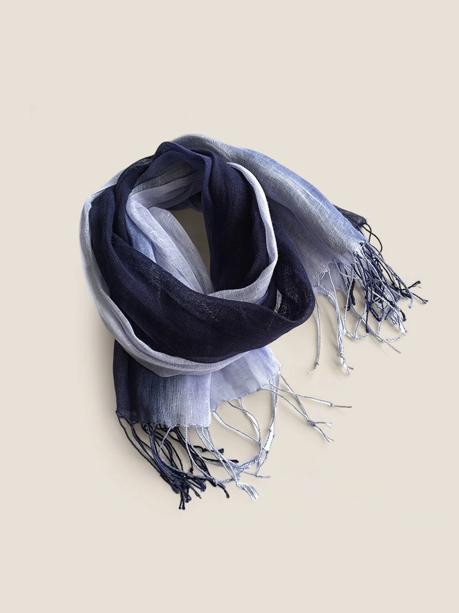 100% Linen Gradient Fringed Light Scarf - Image 11