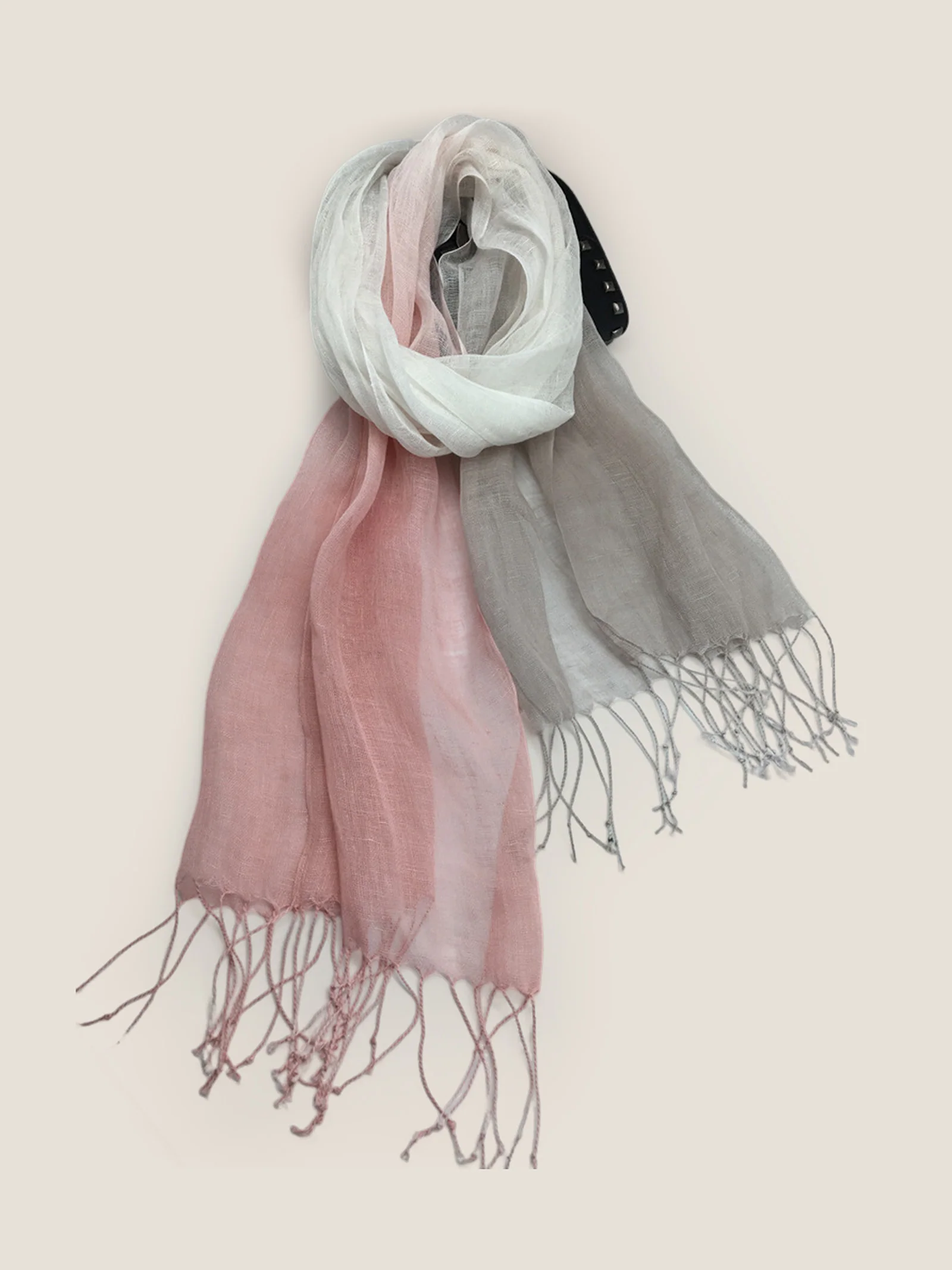 100% Linen Gradient Fringed Light Scarf - Image 3