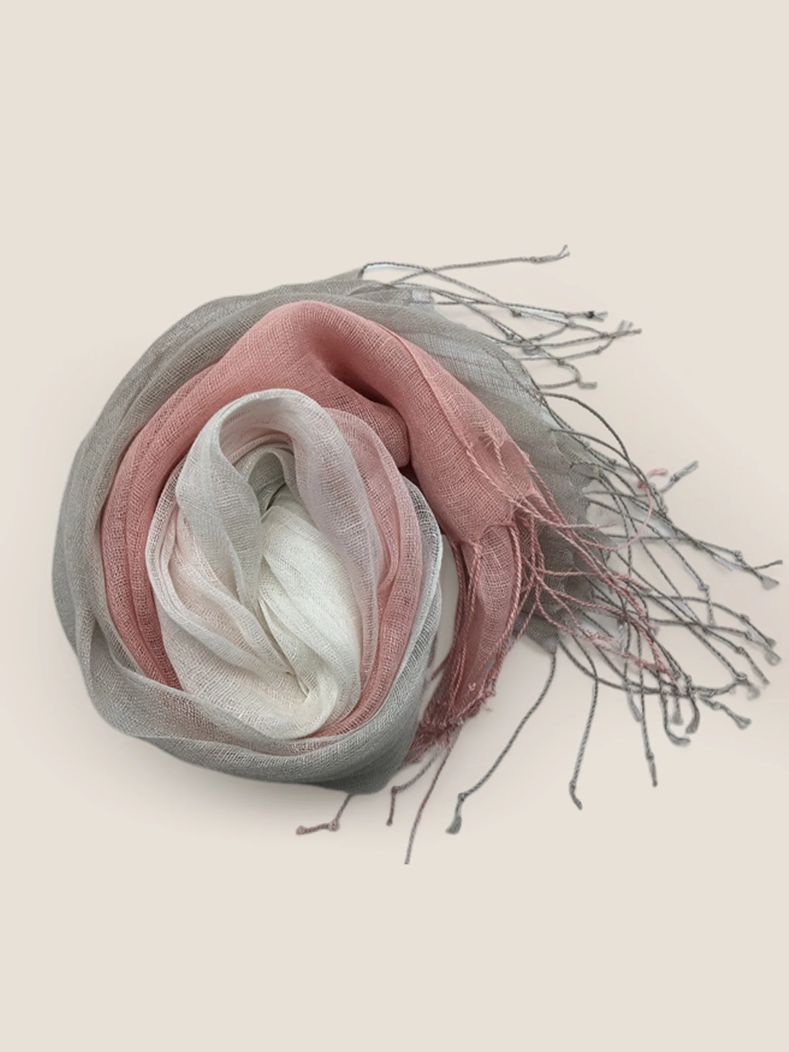 100% Linen Gradient Fringed Light Scarf - Image 4