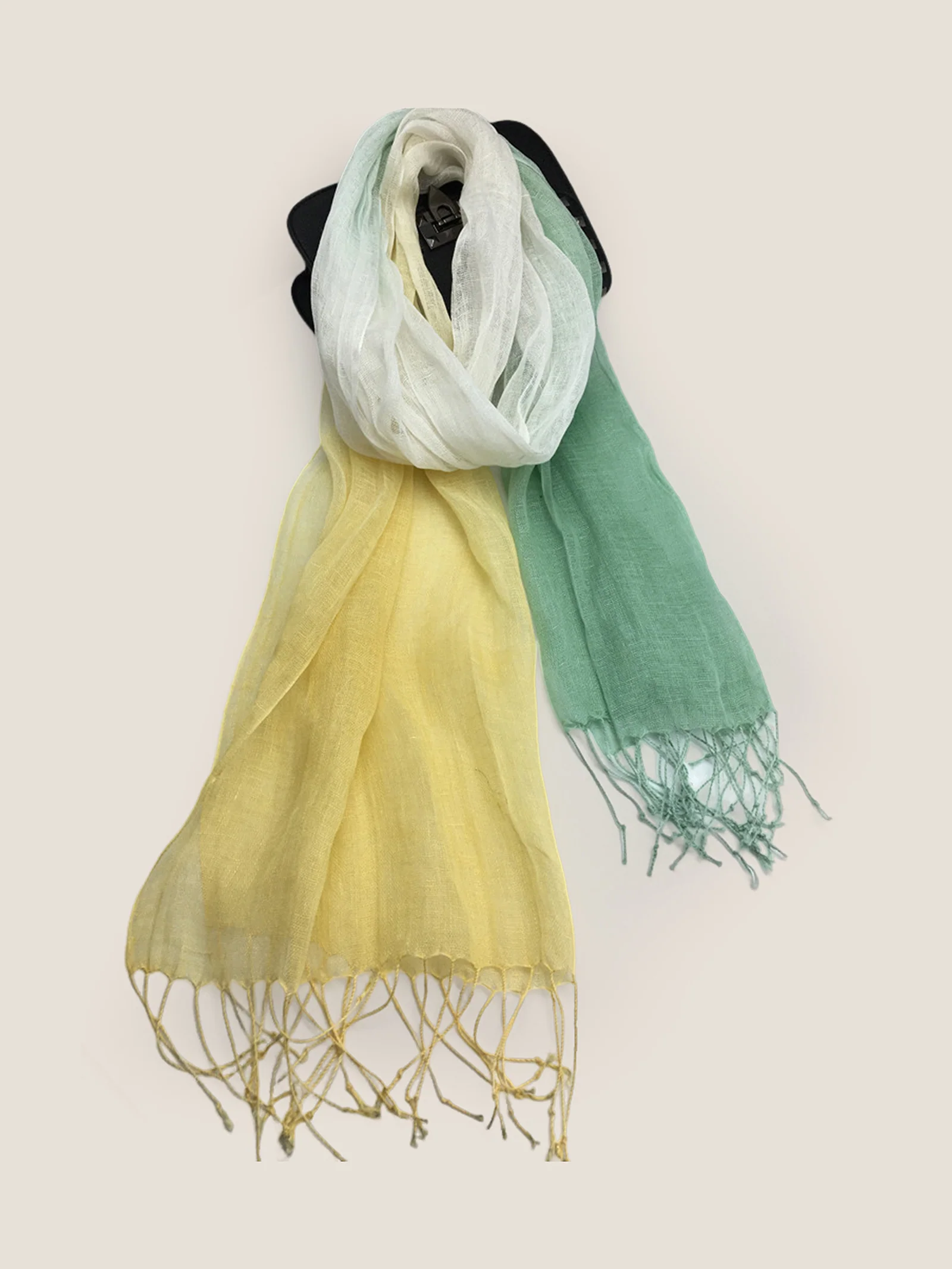 100% Linen Gradient Fringed Light Scarf - Image 5
