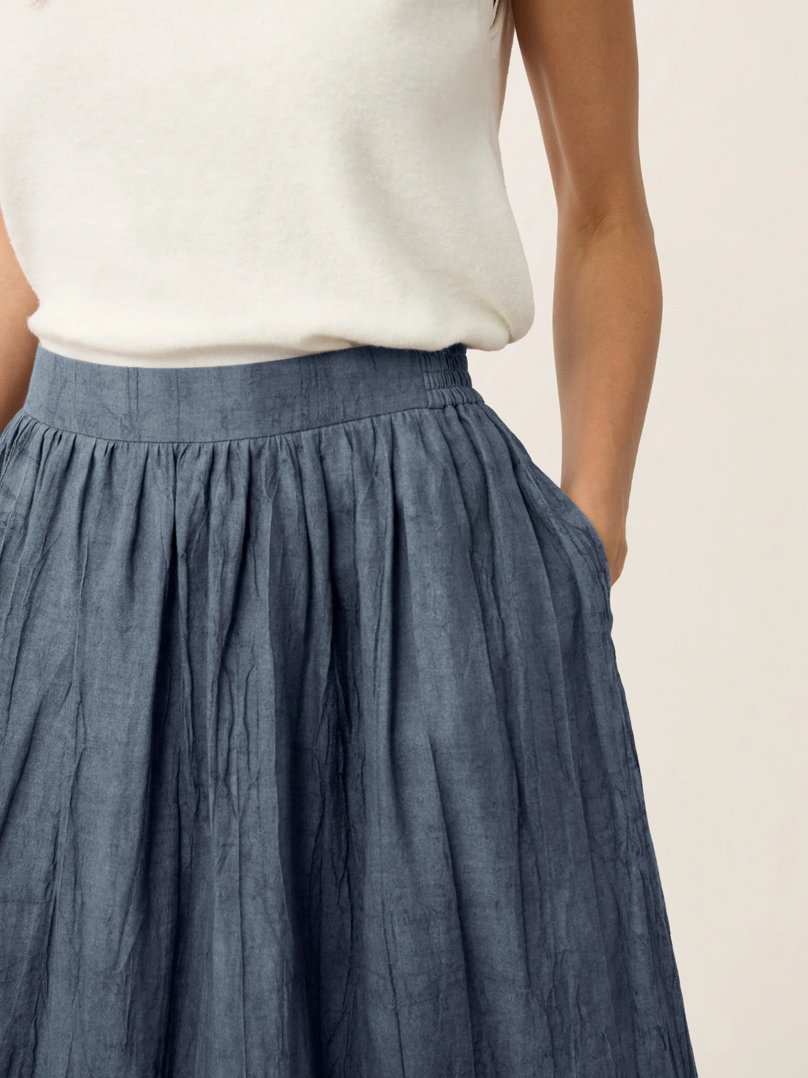 Lyocell Textured Pleated Waist Skirt ROSAMUND - Image 15