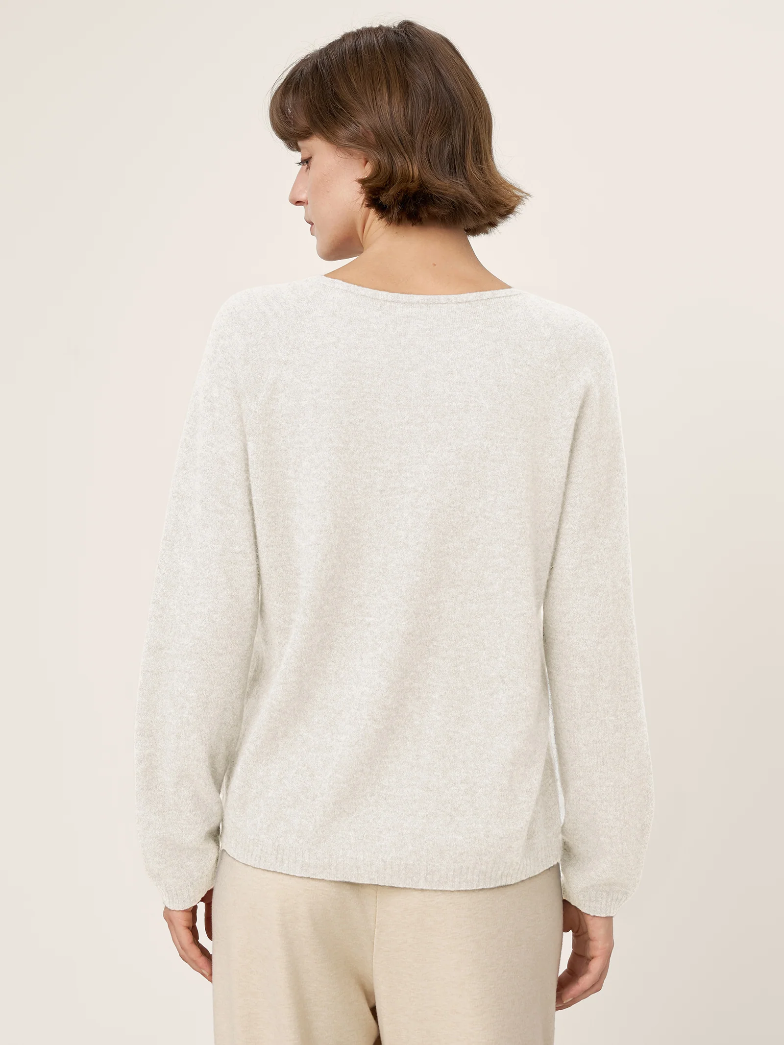 Mongolian Cashmere & Mulberry Silk Seamless Ribbed Trim V-Neck Sweater TESSA - Image 14