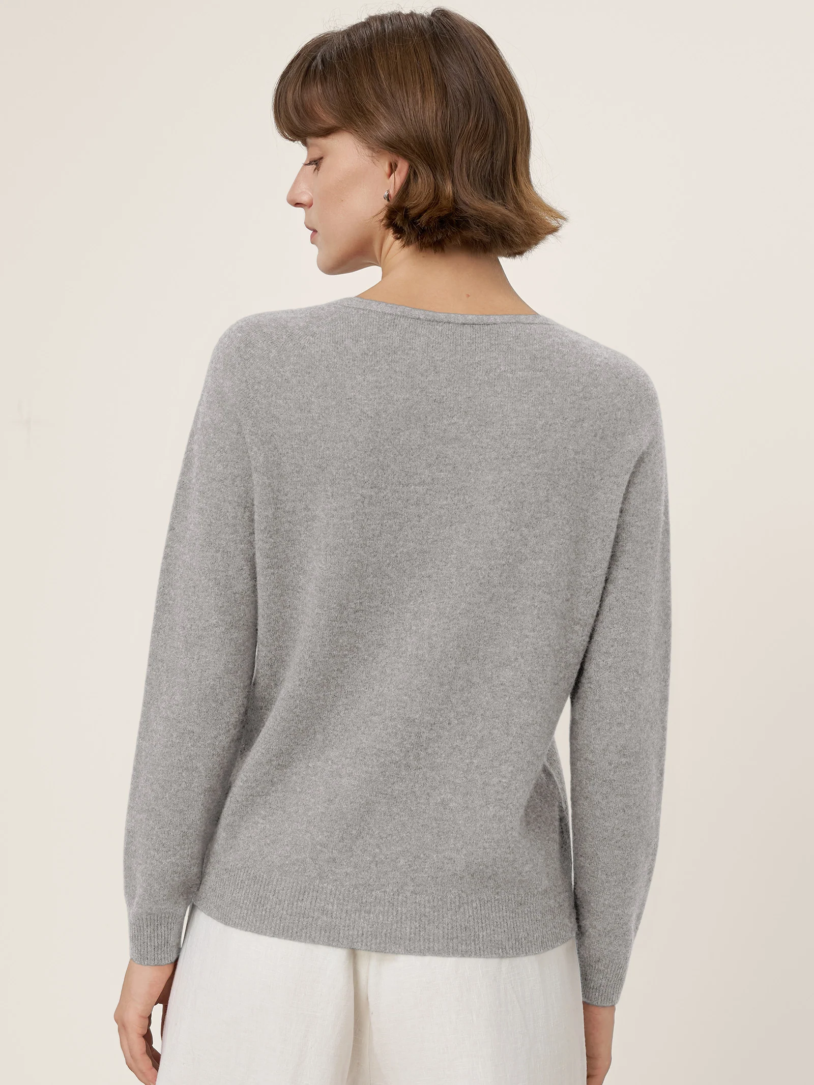 Premium Cashmere Blend Hand-Finished Seamless V-Neck Sweater SURI - Image 12