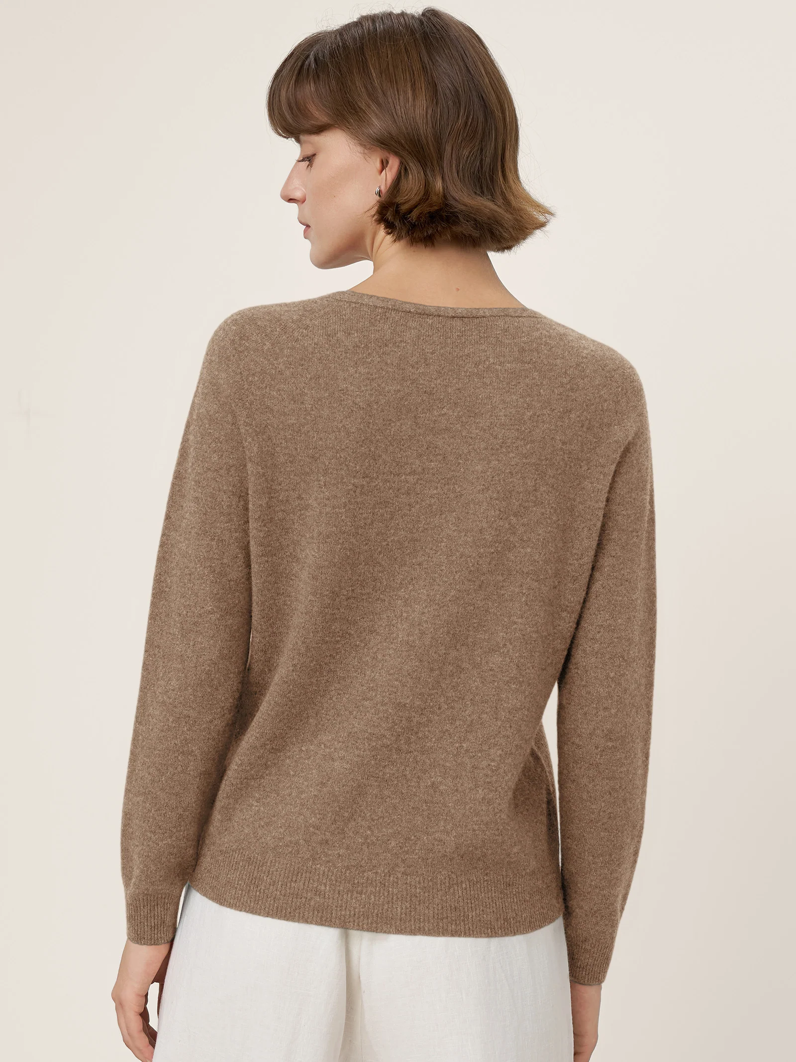 Premium Cashmere Blend Hand-Finished Seamless V-Neck Sweater SURI - Image 13