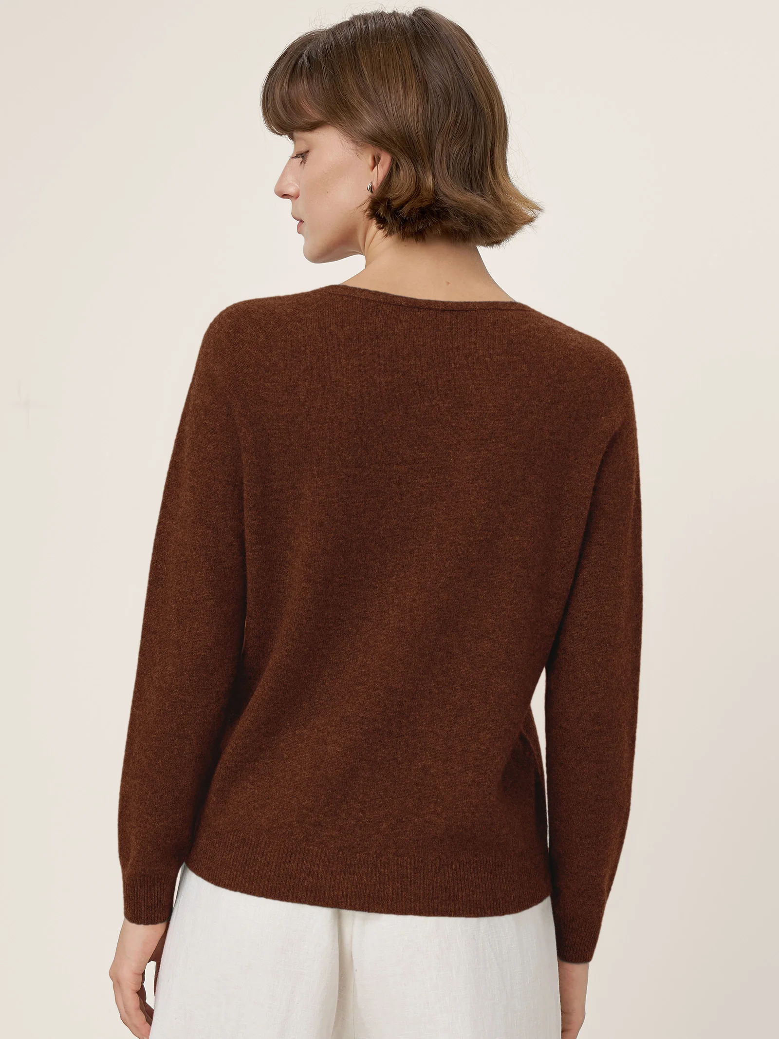 Premium Cashmere Blend Hand-Finished Seamless V-Neck Sweater SURI - Image 16