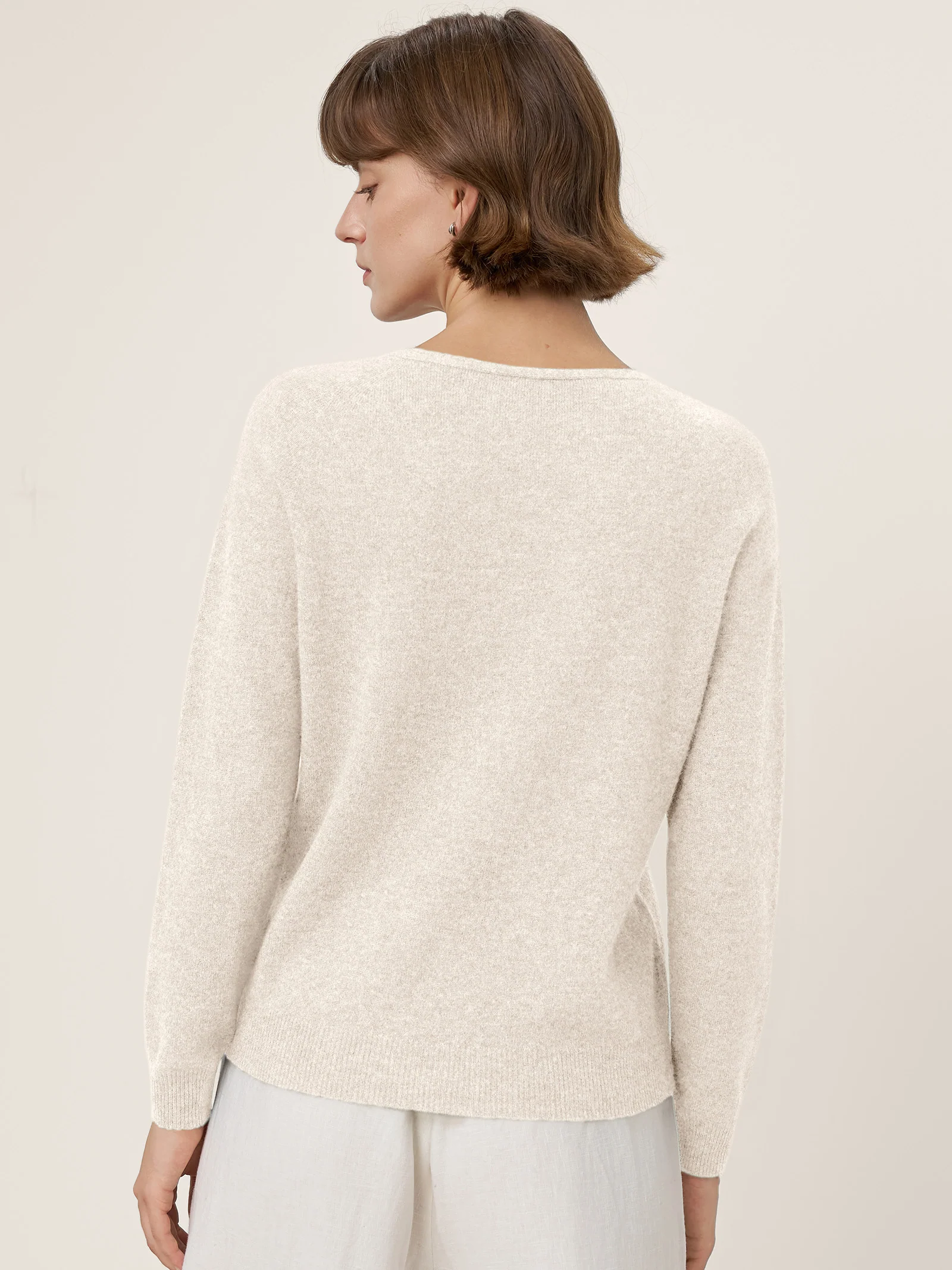 Premium Cashmere Blend Hand-Finished Seamless V-Neck Sweater SURI - Image 18