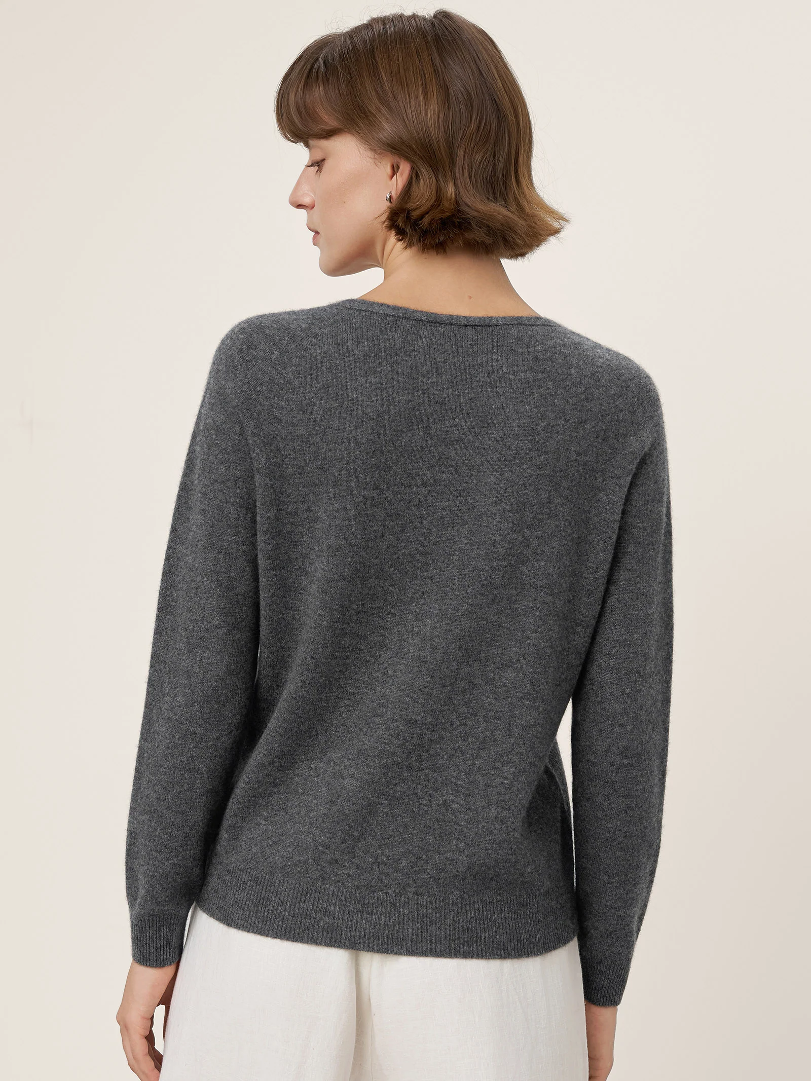 Premium Cashmere Blend Hand-Finished Seamless V-Neck Sweater SURI - Image 3