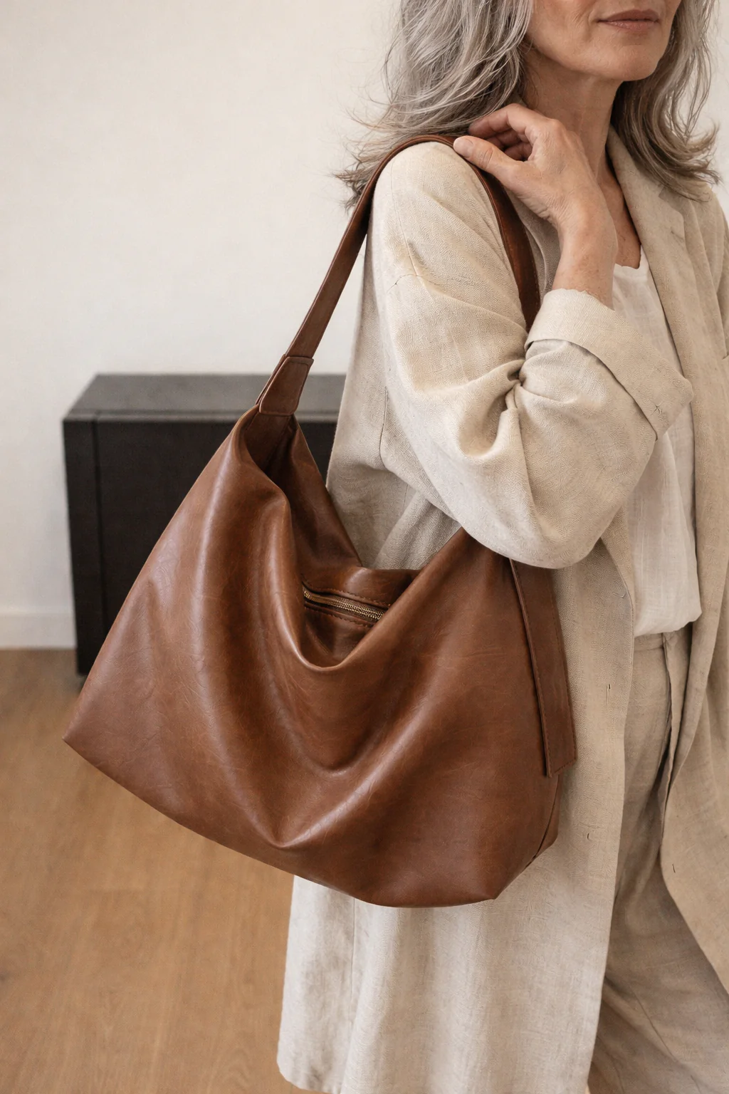 Vintage Large Capacity Crossbody Tote Bag - Image 10